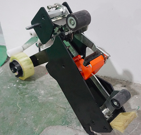 封箱机芯贴带器